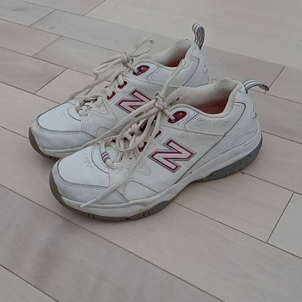 Newย Balance Womens 609 V2 WX609CS2 White Casual Shoes SneakersโWhite 7.5โB